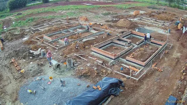 Fundaciones de las viviendas el 3 de agosto